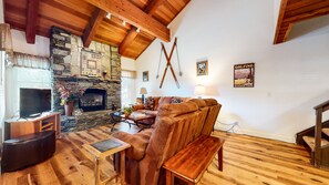 Flooring, Hardwood, Couch, Furniture, Floor