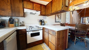 "Chair","Furniture","Room","Indoors","Flooring"