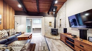 Flooring, Floor, Hardwood, Building, Room