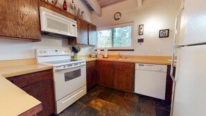 Room, Indoors, Oven, Kitchen, Flooring