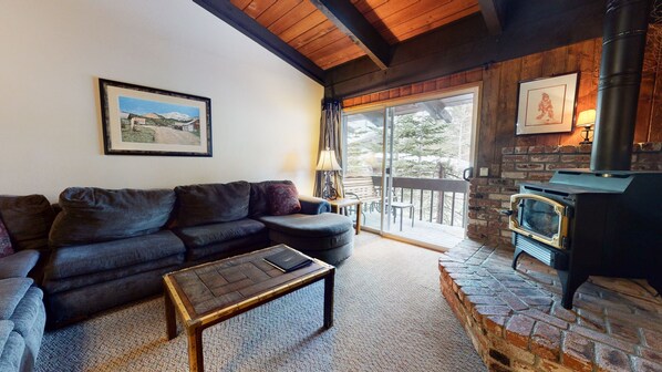 Living Room, Room, Indoors, Couch, Furniture