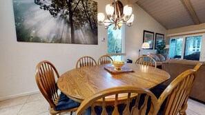 Chair, Furniture, Hardwood, Flooring, Dining Room