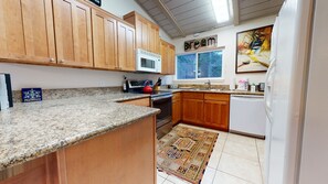 Flooring, Room, Indoors, Floor, Kitchen