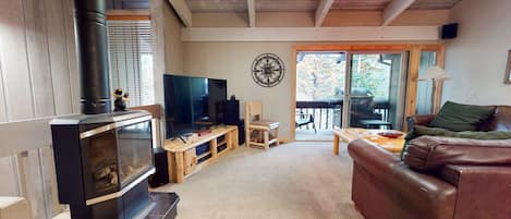 Flooring,Indoors,Room,Living Room,Screen