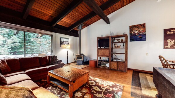 Indoors, Room, Living Room, Flooring, Hardwood