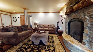 Living Room, Room, Indoors, Furniture, Couch
