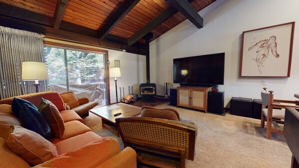 Living Room, Room, Indoors, Screen, Couch
