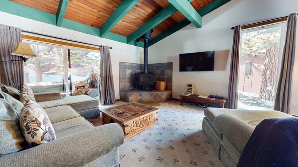 Living Room, Indoors, Room, Couch, Furniture