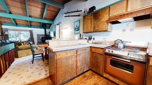 Flooring, Indoors, Hardwood, Room, Floor