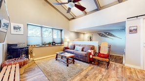Home Decor, Living Room, Indoors, Furniture, Flooring