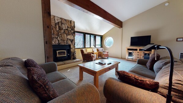 Living Room, Indoors, Room, Screen, Furniture