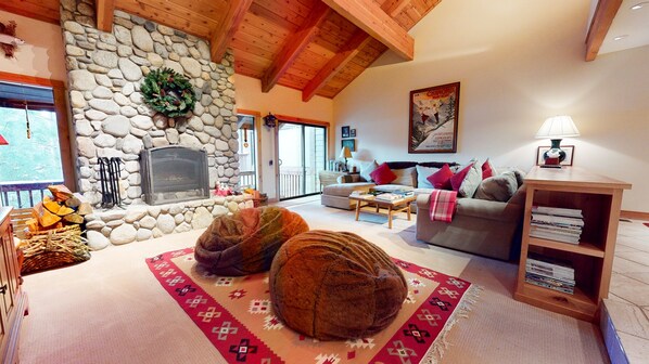 Room, Living Room, Indoors, Flooring, Rug