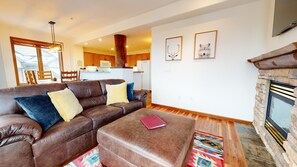 Furniture, Room, Living Room, Indoors, Couch