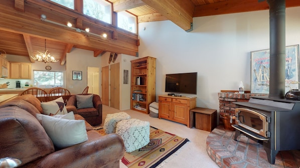 Living Room, Room, Indoors, Couch, Furniture