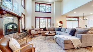 Home Decor, Furniture, Indoors, Living Room, Couch
