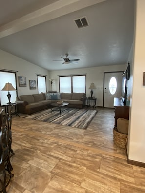 Spacious living room