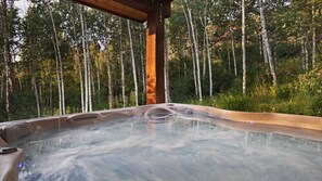 Chalet Fuego - Hot tub, summer