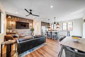 Living room, Kitchen and Dining Area