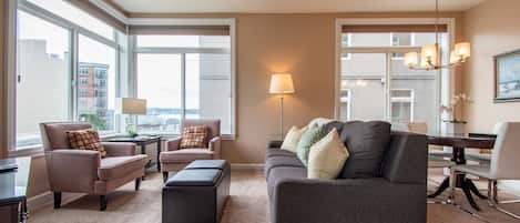 Spacious Living Room with Memory Foam American Leather Sleeper Sofa  