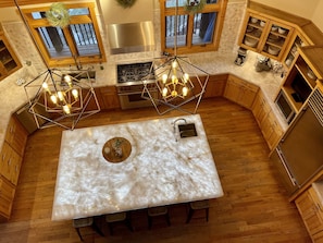 Gorgeous Chef size kitchen with Quartzite countertops.