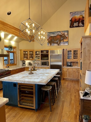 Plenty of space for everyone to enoy time together while in the kitchen.
