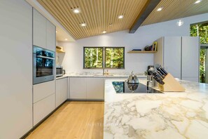 Kitchen - Summer