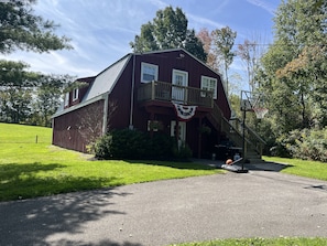 Breezy Acres Farm Exterior