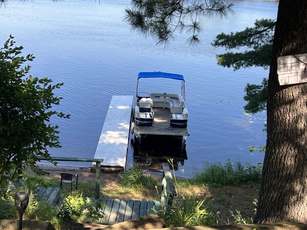 Free use of pontoon
Pontoon and dock on lake.