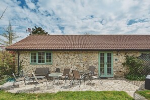 The exterior of Tree Pipit Cottage, Devon
