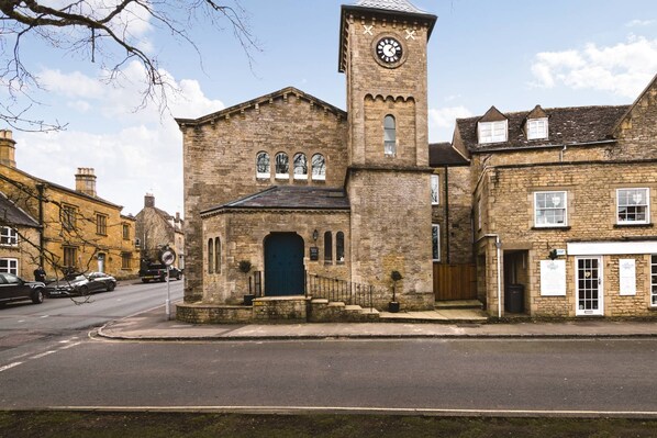 The exterior of Luxury Penthouse, Cotswolds