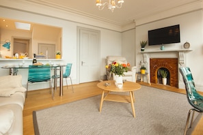 Lounge with Dining Area