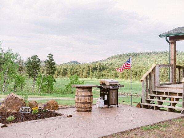 Beautiful spot to grill over looking the meadow!