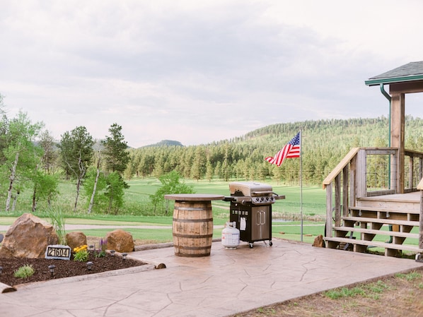 Beautiful spot to grill over looking the meadow!