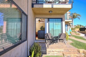 113 Downstairs porch to clubhouse and pool