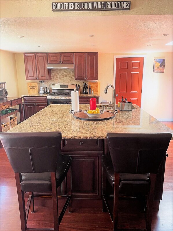 Huge kitchen, great for entertaining!