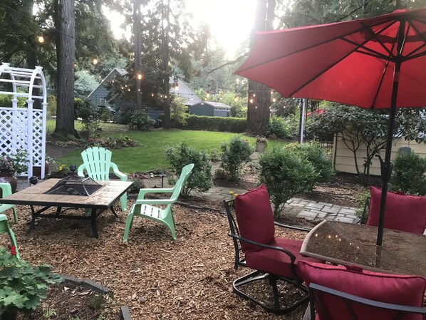 Outdoor dining