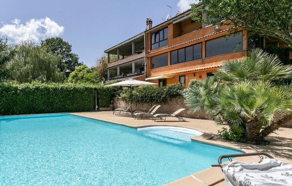 pool