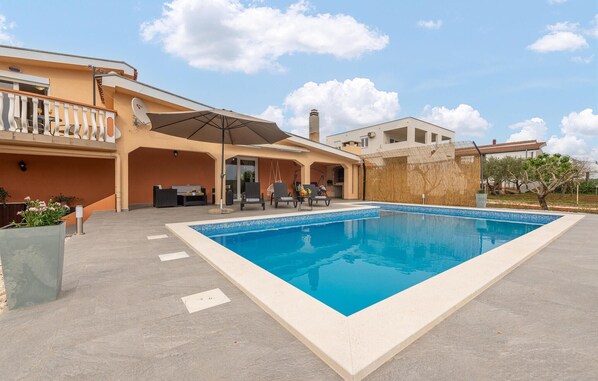 pool