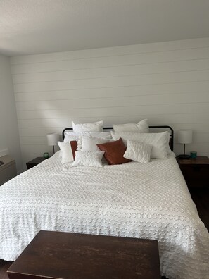 Master bedroom with king size bed