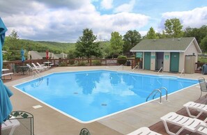 Outdoor Pool-seasonal