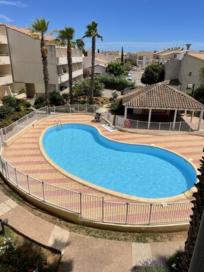 General view of the swimming pool