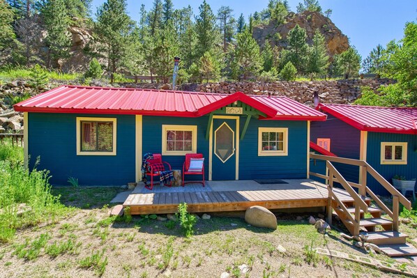 Welcome to your escape from the hustle and bustle @raymondstorecabins