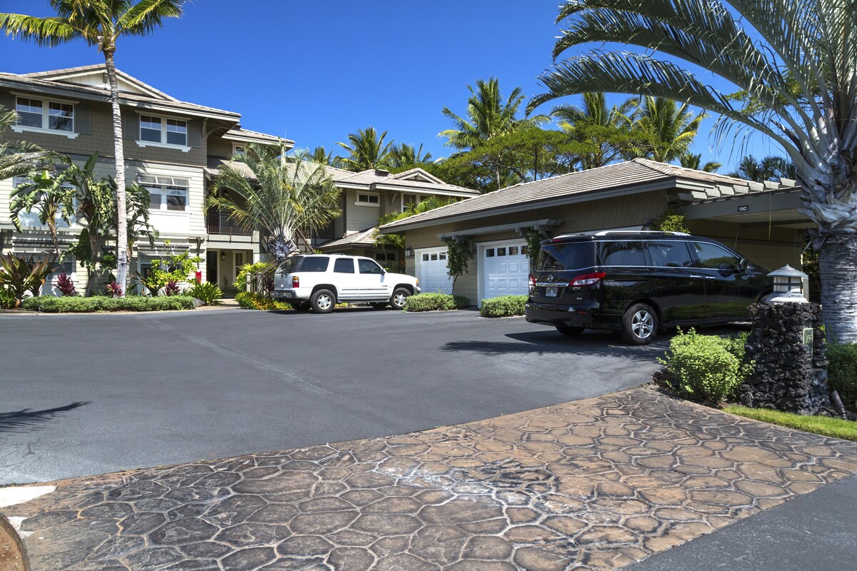 Beautiful Hali’i Kai 15-C, oceanfront, watch whales from your lanai