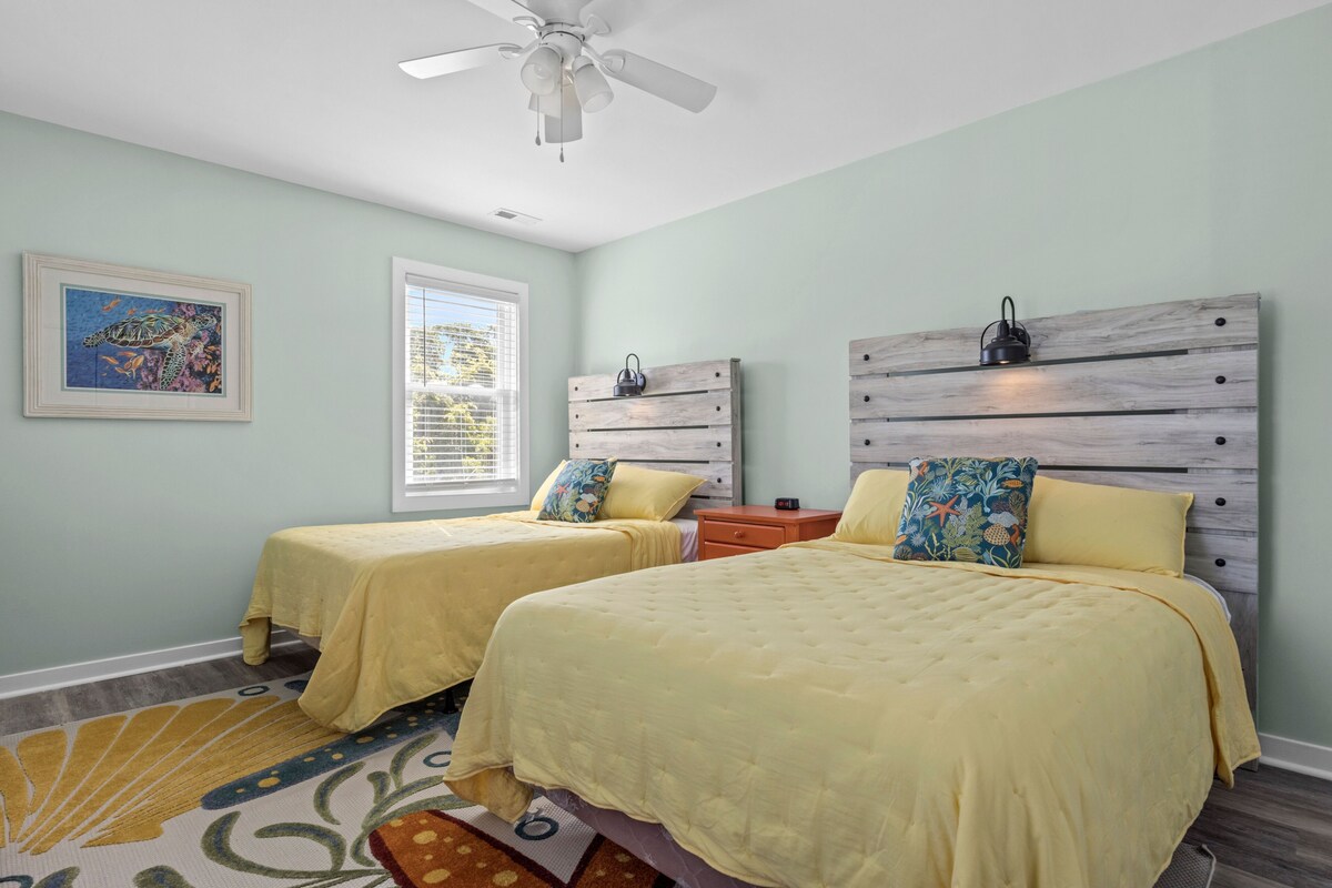Almost Phamily: 2 BR, 2.5 BA Cottage in Atlantic Beach, Sleeps 6