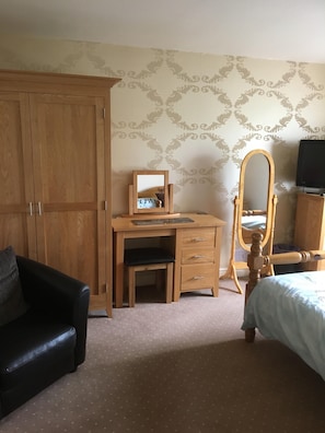 Main bedroom 