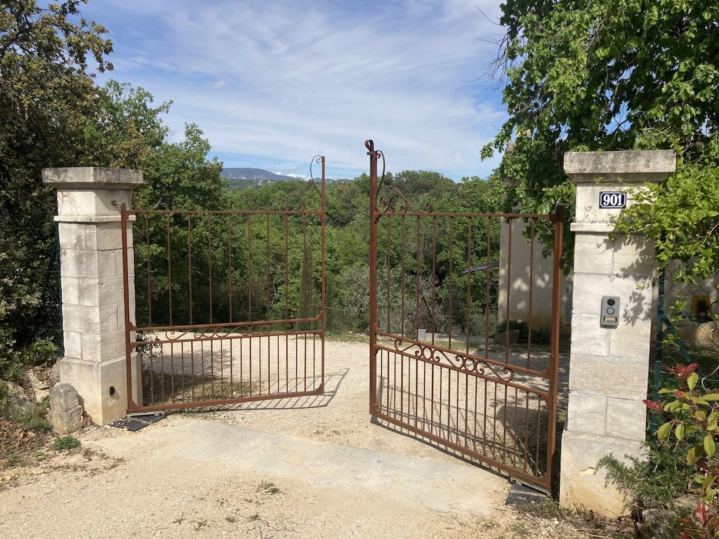 Le portail de la Bastide 