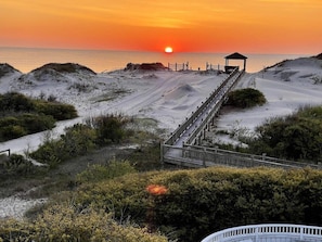 Experience stunning sunrise ocean views from the Mark Twain house, or stroll the boardwalk for an immersive sand-between-your-toes OBX beach moment. The ideal setting for your destination wedding or event.