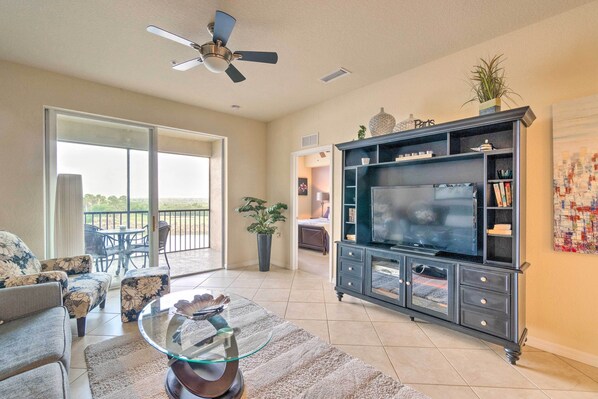 Bradenton Vacation Rental Condo | 2BR | 2BA | 1,200 Sq Ft | Elevator Available