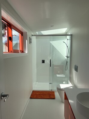 En-suite- bedroom 3