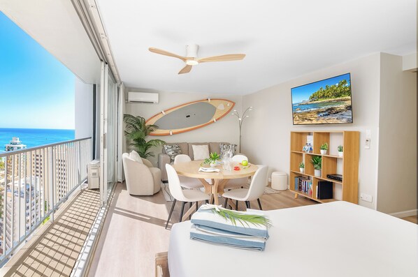 Beautifully remodeled studio with great Ocean Views and split AC. Surfboards are for decoration only